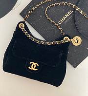 Fortok Chanel 23B Black Velvet Bag 17x19x6cm - 1