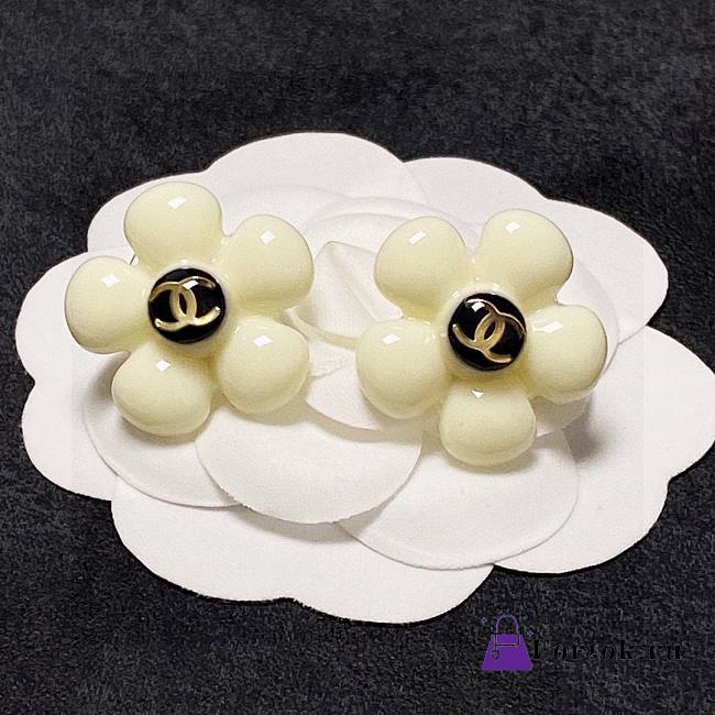 Fortok Chanel 2023 Classic Camellia Flower Stud Earrings - 1