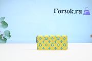 Fortok Louis Vuitton Zippy Vertical Wallet Lime 10x20x2cm - 1