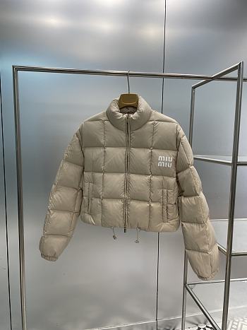 Fortok MiuMiu 23 Short-cut Nylon Down Jacket Beige 