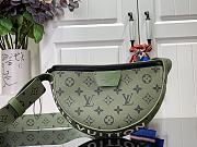 Fortok Louis Vuitton Moon Crossbody Bag Green M23838 24.5x16x4.5cm - 1