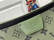 Fortok Louis Vuitton Moon Crossbody Bag Green M23838 24.5x16x4.5cm - 4