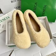 Fortok Bottega Veneta Natural Atomic Shearling-trimmed Ballet Flats - 1