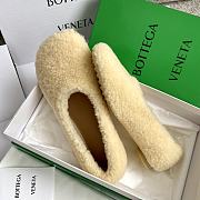 Fortok Bottega Veneta Natural Atomic Shearling-trimmed Ballet Flats - 4