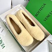 Fortok Bottega Veneta Natural Atomic Shearling-trimmed Ballet Flats - 3