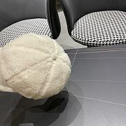 Fortok Louis Vuitton 215 Velvet Octagonal Hat White - 3