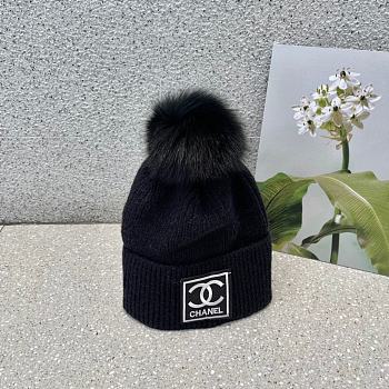 Fortok Chanel Beanie Fur Ball Black 