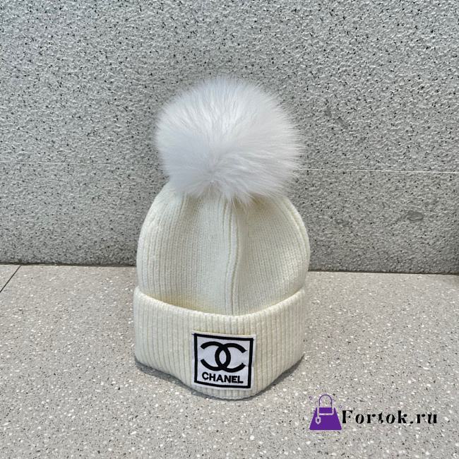 Fortok Chanel Beanie Fur Ball White - 1