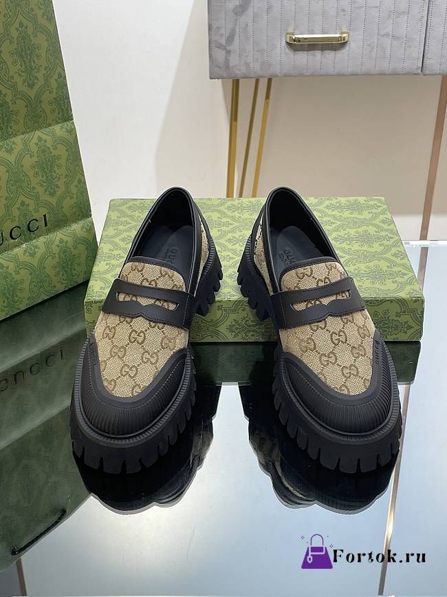 Fortok Gucci Maxi GG Lace Up Shoes in Camel - 1