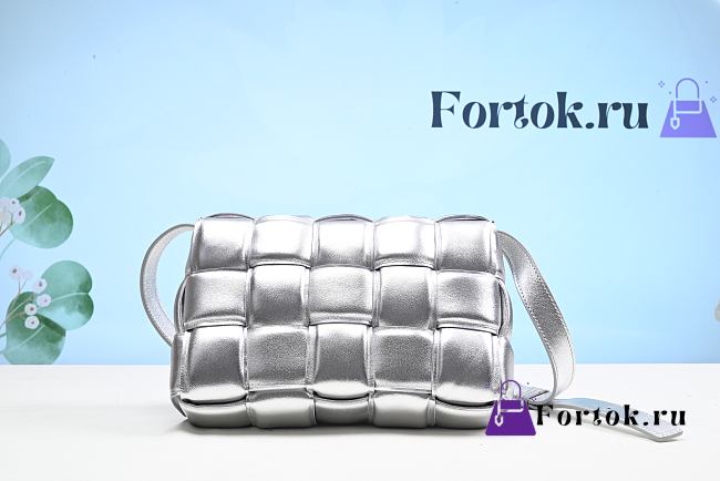 Fortok Bottega Veneta Padded Cassette Crossbody Bag Silver 26x18x8cm - 1