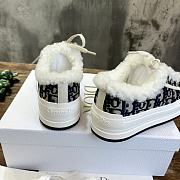 Fortok Dior Platform Deep Blue Oblique Embroidered Cotton and White Shearling Sneakers - 4