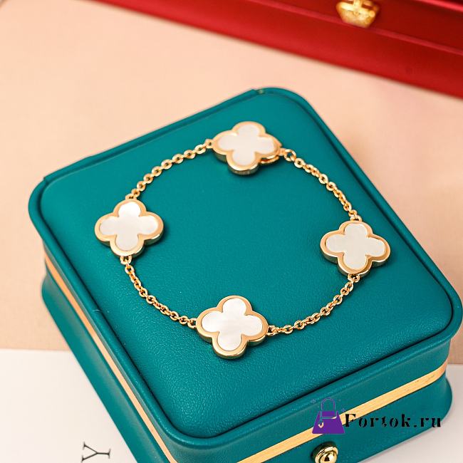 Fortok Van Cleef & Arpels Alhambra Bracelet 4 White Motifs - 1