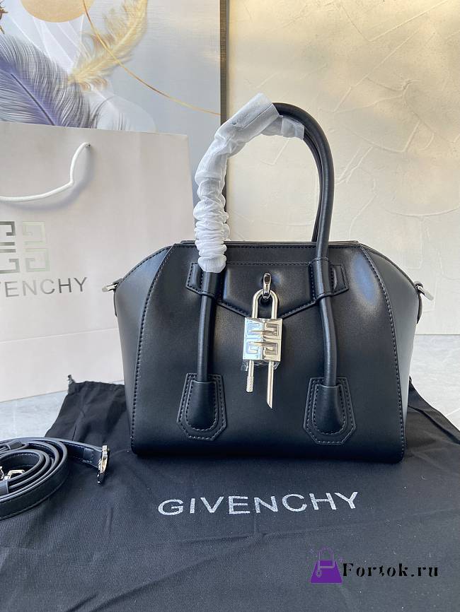 Fortok Givenchy Mini Antigona Lock Leather Bag Black 23x27x13cm - 1