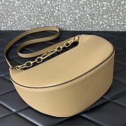 Fortok Valentino Garavani Vlogo Moon Bag Beige 29x23x11cm - 3