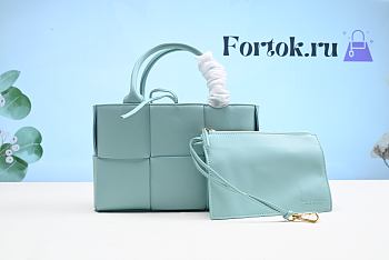 Fortok Bottega Veneta Arco Tote Bag in Light Blue 25cm