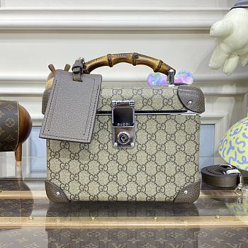 Fortok Gucci Globe-Trotter GG Beauty Case In Beige And Ebony GG Supreme Canvas 