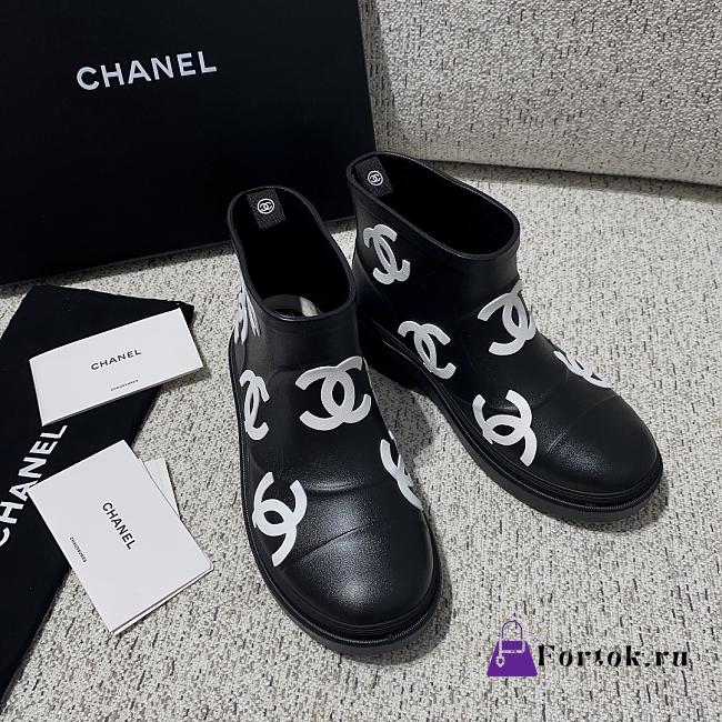 Fortok Chanel 23A Rain Boots White CC Logo - 1