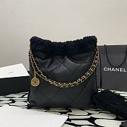 Fortok Chanel Shearling Aged Lambskin & Gold-Tone Metal Black Bag 30x30x8cm - 5