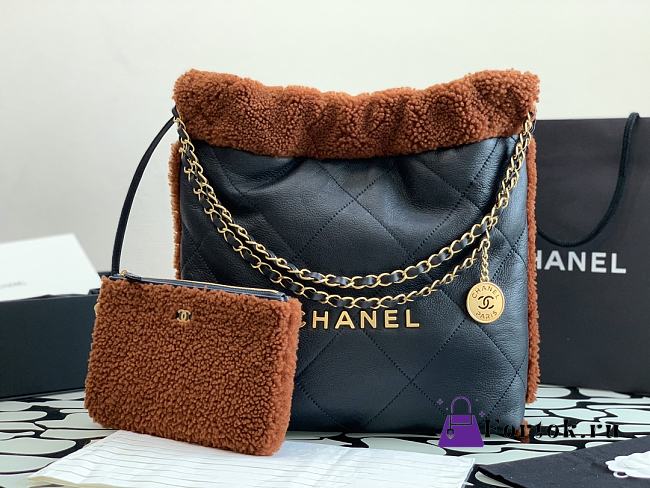 Fortok Chanel Shearling Aged Lambskin & Gold-Tone Metal Brown&Black Bag 30x30x8cm - 1