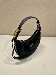 Fortok Prada Moon Shearling Bag in Black 22.5x18.5x6.5cm - 4