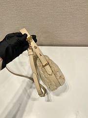 Fortok Prada Moon Shearling Bag in Beige 22.5x18.5x6.5cm - 5
