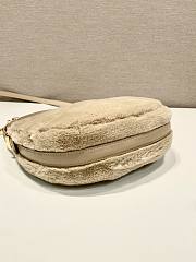 Fortok Prada Moon Shearling Bag in Beige 22.5x18.5x6.5cm - 3