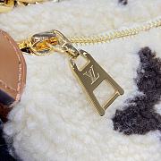 Fortok Louis Vuitton Over The Moon Shearling Bag M23321 27.5x16x7cm - 6