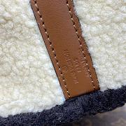 Fortok Louis Vuitton Speedy Bandoulière 25 Shearling Bag Cream/Black M55423 25x19x15cm - 4