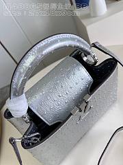 Fortok Louis Vuitton Capucines Silver Ostrich Pattern Bag M48865 27x18x9cm - 2