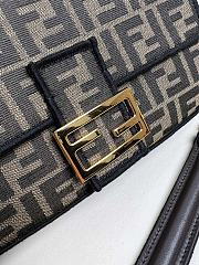 Fortok Fendi Iconic Baguette Medium Bag Brown 27x15x6cm - 3
