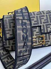 Fortok Fendi Iconic Baguette Medium Bag Brown 27x15x6cm - 2