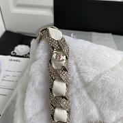 Fortok Chanel Diamond Fur Flap Bag White 1.5x21.5x6.5cm - 4