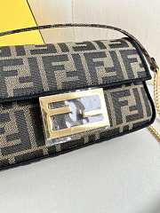 Fortok Fendi Iconic Baguette Mini Bag Brown 19x11.5x4cm - 5