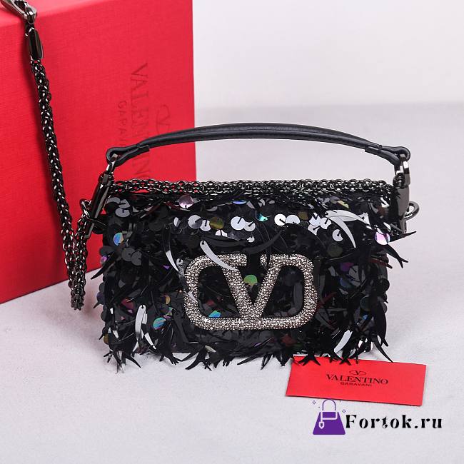 Fortok Valentino Garavani Mini Loco 3D Embroidered Bag Black 19x10.5x5cm - 1