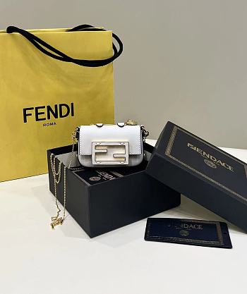 Fortok Fendi Mini Baguette Leather Bag in White 12x3.5x7.5cm