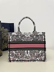 Fortok Dior White and Pastel Pink Butterfly Around The World Embroidery Tote Bag 36×27.5×16.5cm - 2
