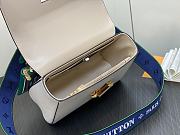 Fortok Louis Vuitton Twist MM Bag in White M23514 23x17x9.5cm - 4