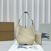 Fortok Burberry Chess Medium Shoulder Bag Beige 30x9x33cm - 1