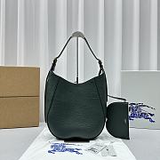 Fortok Burberry Chess Medium Shoulder Bag Green 30x9x33cm - 1