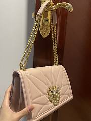Fortok Dolce & Gabbana Beige Medium Devotion Bag In Quilted Nappa Leather 26x18x7.5cm - 3