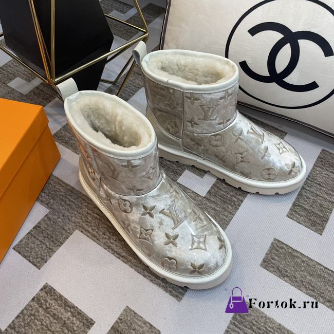 Fortok Louis Vuitton PVC Electric Embroidery Boots Beige - 1