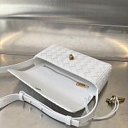 Fortok Bottega Veneta Mini Andiamo Crossbody Bag White 755545 21.5x13.5x4.5cm - 2