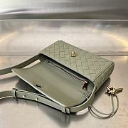 Fortok Bottega Veneta Mini Andiamo Crossbody Bag Light Green 755545 21.5x13.5x4.5cm - 6