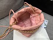 Fortok Chanel 22 Grained Leather With Pink Chanel Logo Handbag 18x20x6.5cm - 5