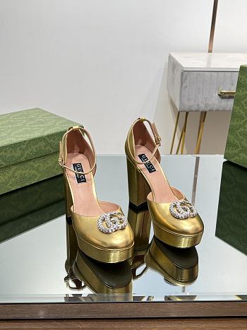 Fortok Gucci Platform Pumps With Double G in Gold