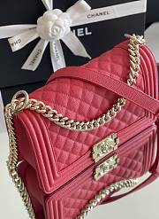 Fortok Chanel Leboy Grained Leather Gold-tone Metal Bag in Red 25x15x9cm - 3