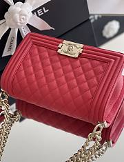 Fortok Chanel Leboy Grained Leather Gold-tone Metal Bag in Red 25x15x9cm - 2