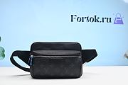 Fortok Louis Vuitton Taiga Monogram Outdoor Bumbag Black 21cm - 1