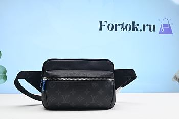 Fortok Louis Vuitton Taiga Monogram Outdoor Bumbag Black 21cm