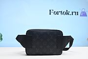 Fortok Louis Vuitton Taiga Monogram Outdoor Bumbag Black 21cm - 4